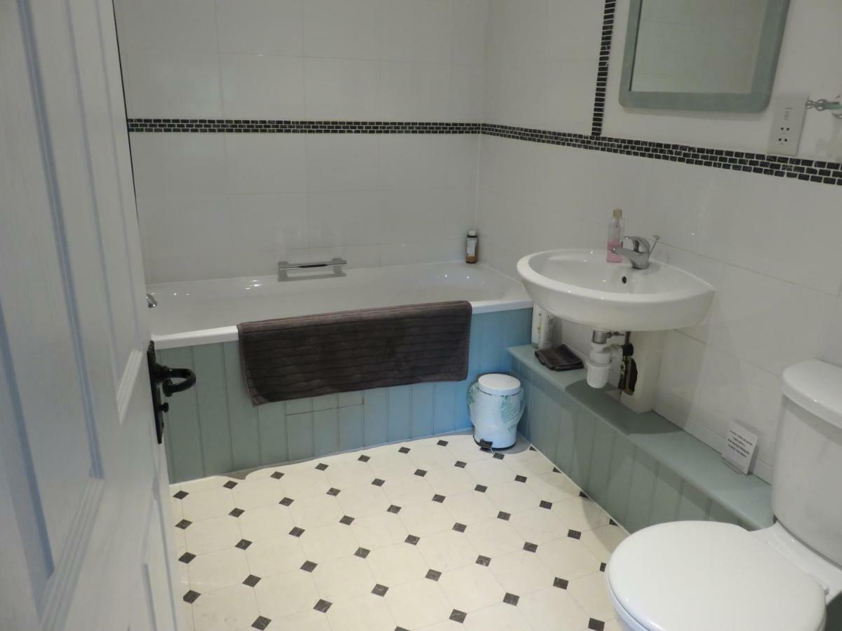 فارنهام Tilford Mill Cottage المظهر الخارجي الصورة
